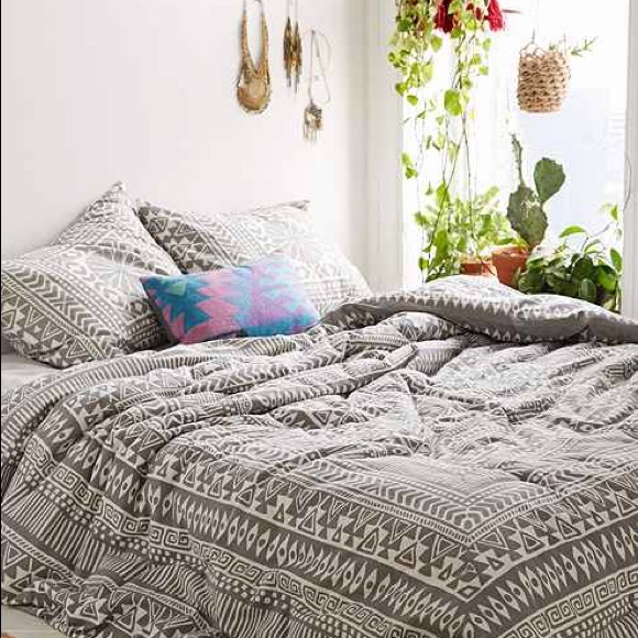 Urban Outfitters Other - Urban Outfitters Comforter